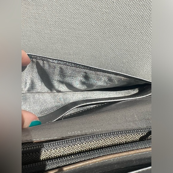 RARE Chanel Striped Bi-Fold Wallet - Picture 14 of 16